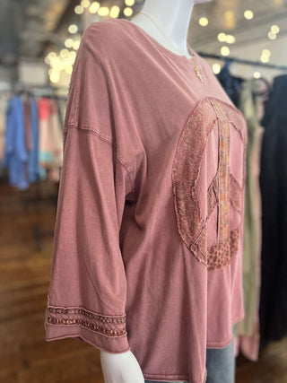 Easel Mauve 3/4 Sleeve Peace Patch Top - Regular Sizes