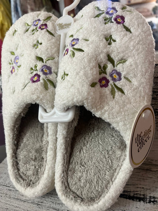 The Darling Effect Dainty Floral Purple Fuzzy Slippers