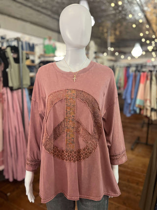 Easel Mauve 3/4 Sleeve Peace Patch Top - Regular Sizes